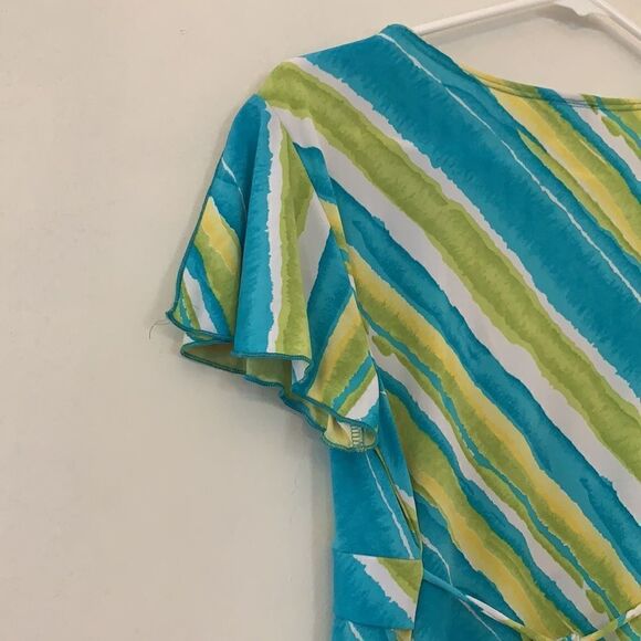 3/$30 M.K.M Designs short split sleeve blue and yellow blouse. Length 29” Size M - Picture 4 of 8